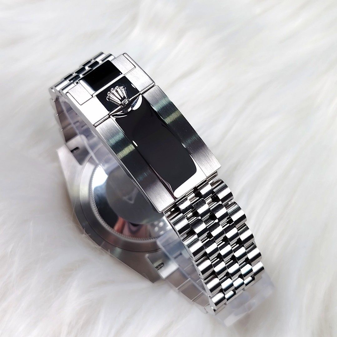 rolex_gmtmaster_ii_pepsi_12671_1760696413_6e46ac56_progressive